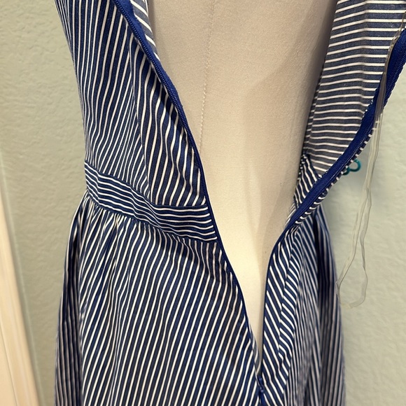 Macy’s ECI New York Size 10 Blue/White One Shoulder Diagonal Striped Dress - Picture 4 of 11